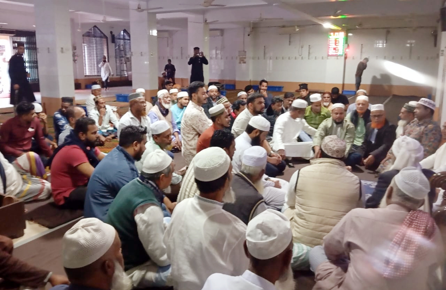 খালেদা জিয়ার সুস্থতা কামনায় ফয়সল চৌধুরীর উদ্যোগে মিলাদ ও দোয়া