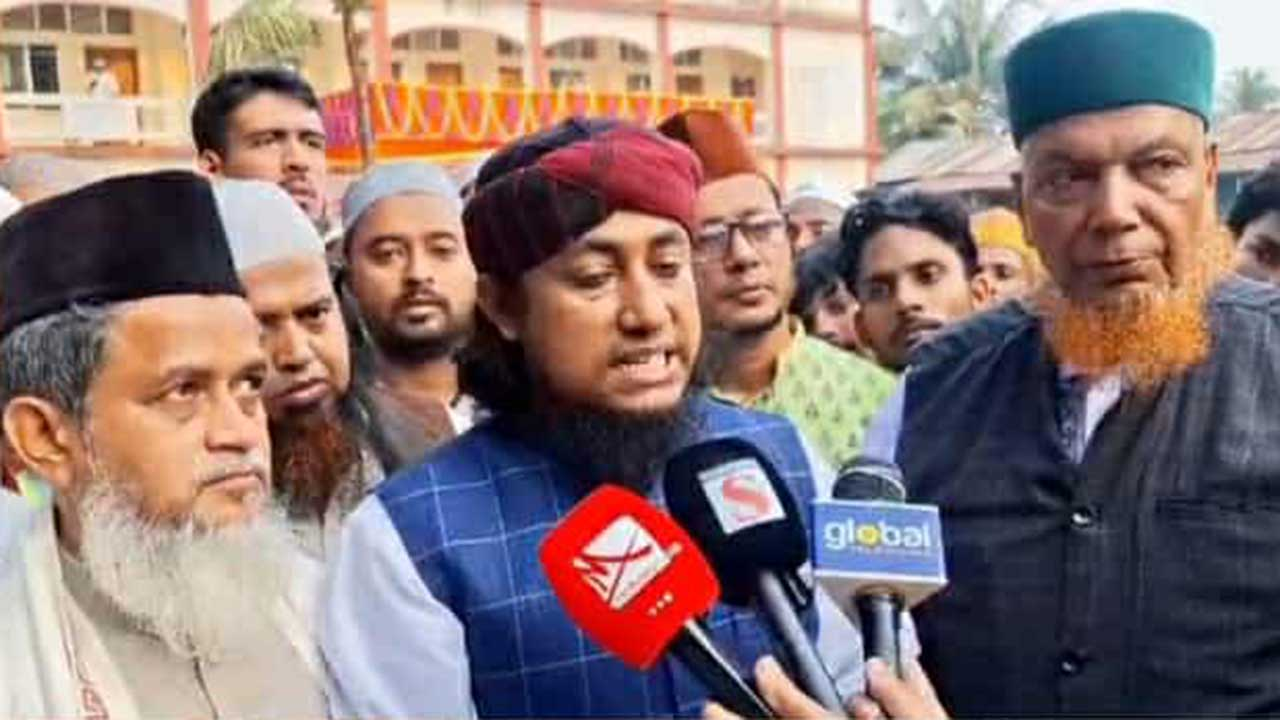 ৩০০ আসনেই প্রার্থী দেওয়ার ঘোষণা দিয়েছেন মুফতি গিয়াসউদ্দিন তাহেরী
