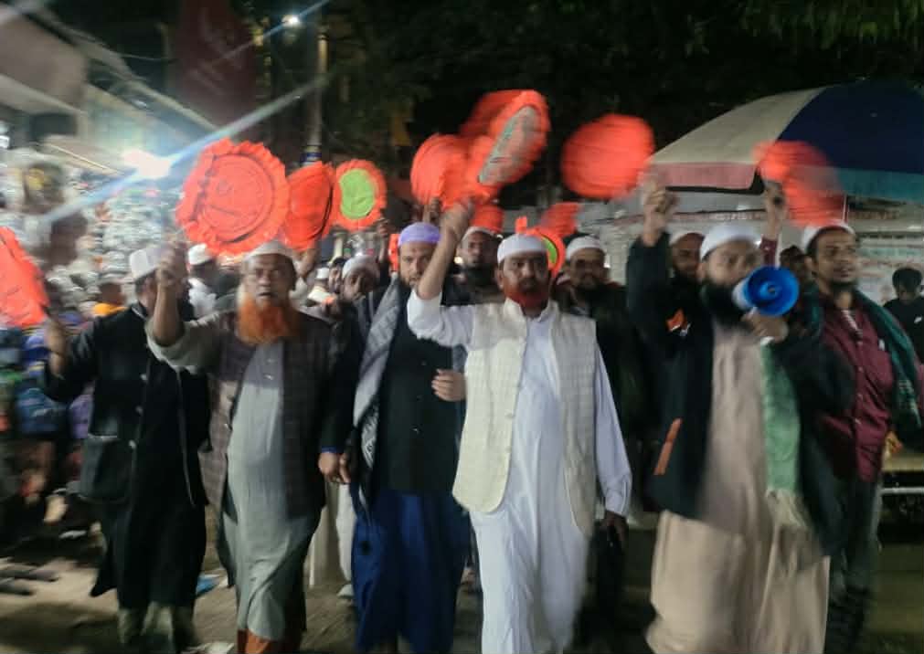 সাচনা বাজারে হাতপাখার মিছিল: সুনামগঞ্জ–১ আসনে অধ্যাপক ডা. রফিকুলের পক্ষে প্রচারণা জোরদার