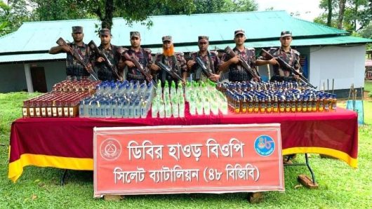 জৈন্তাপুরে ৪৮ বিজিবির অভিযানে ৭৬২ বোতল ভারতীয় মদ আটক