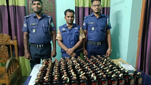 জৈন্তাপুর মডেল থানা পুলিশের পৃথক পৃথক অভিযানে বিপুল পরিমান মদ ও ভারতীয় চিনি উদ্ধার