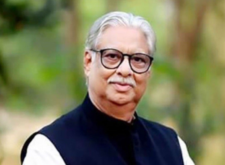দেশে ফিরেই বিমানবন্দরে আটক সাবেক এমপি সুলতান মনসুর