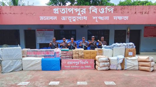 গোয়াইনঘাট সীমান্তে বিজিবির অভিযানে বিপুল পরিমাণ ভারতীয় চোরাচালানী মালামাল আটক