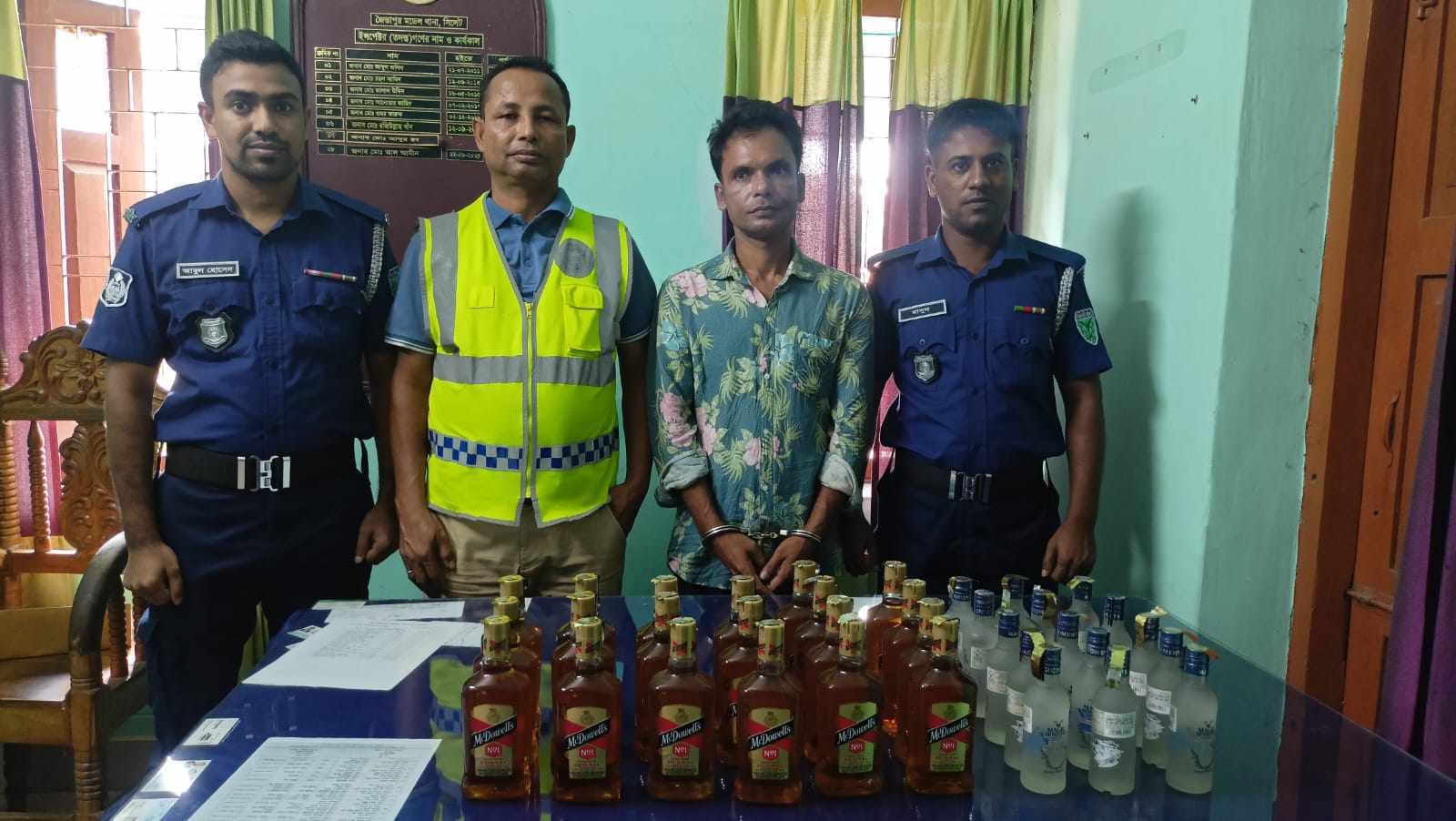 জৈন্তাপুরে ৩৯ বোতল ভারতীয় মদ সহ পুলিশের হাতে আটক এক 