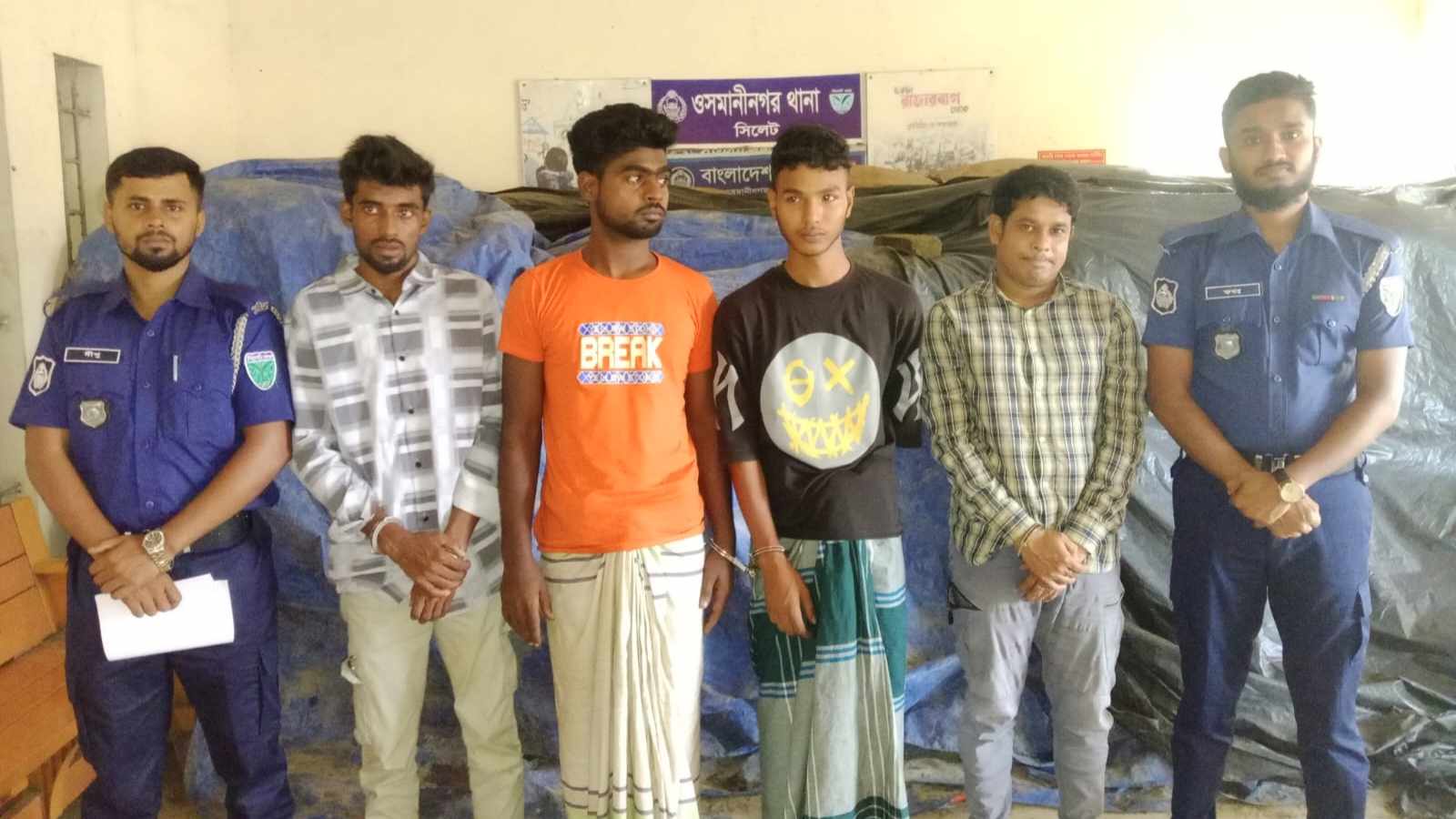 ওসমানীনগরে ২৮০ বস্তা ভারতীয় চিনি জব্দ,আটক-৪