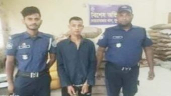 দোয়ারাবাজারে পিকআপ ভর্তি ভারতীয় চিনিসহ গ্রেফতার ১