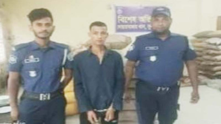 দোয়ারাবাজারে পিকআপ ভর্তি ভারতীয় চিনিসহ গ্রেফতার ১