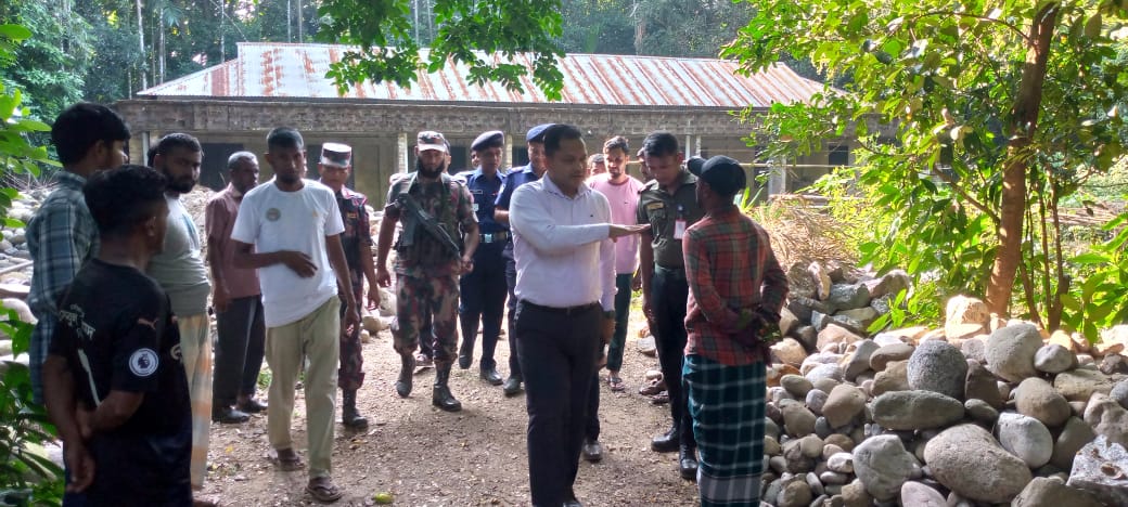 সীমান্তে টাস্কফোর্সের অভিযানে কোটি টাকার পাথর জ ব্দ