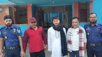 জৈন্তাপুরে বিদেশী মদ নিয়ে ইউপি চেয়ারম্যান সহ আটক ৩