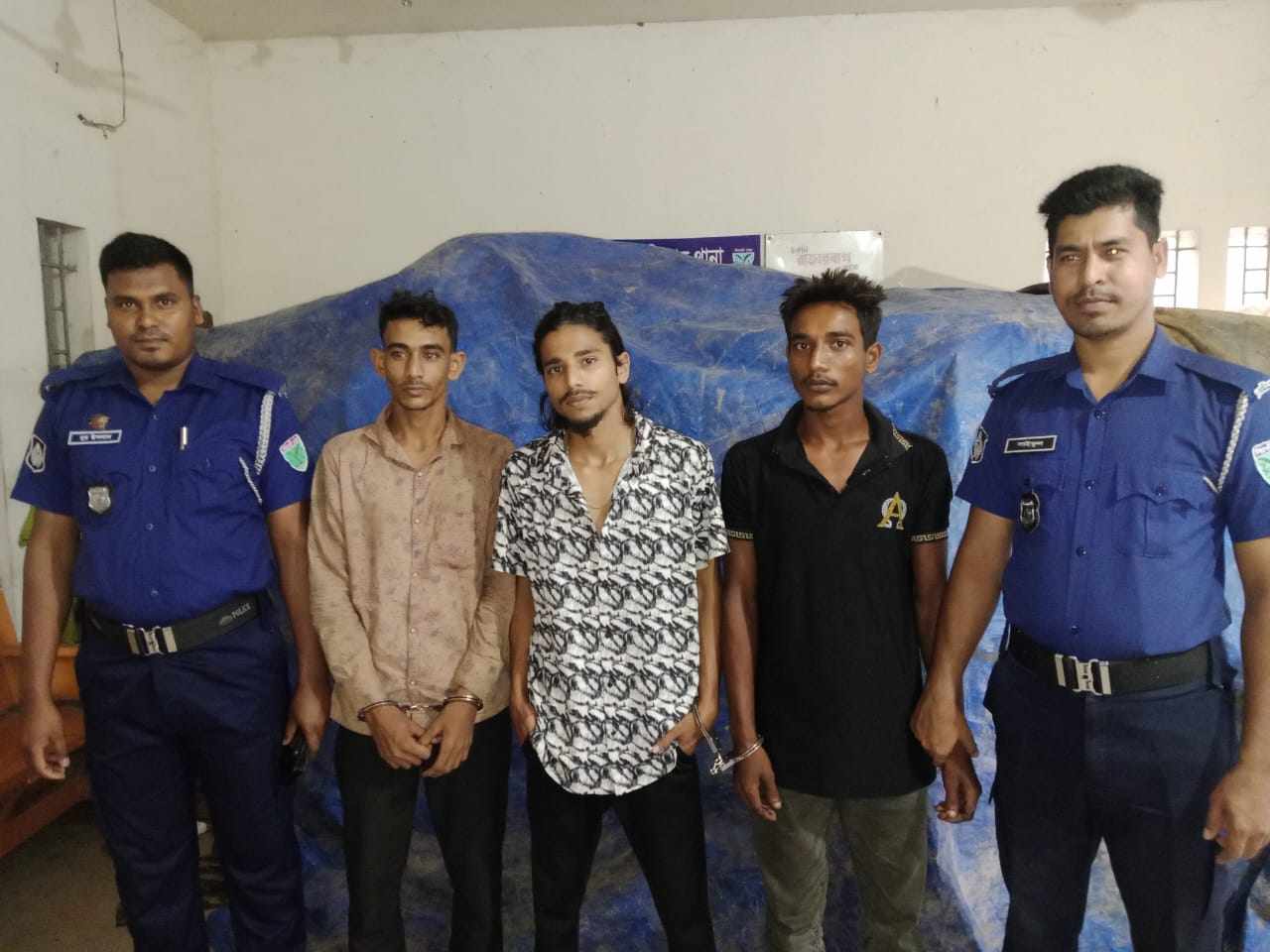 ওসমানীনগরে সাড়ে ১১লক্ষ টাকার ভারতীয় চিনিসহ গ্রেফতার-৩