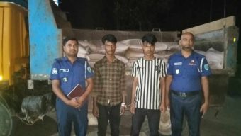 জৈন্তাপুরে ভারতীয় চিনি সহ দুইজন আটক