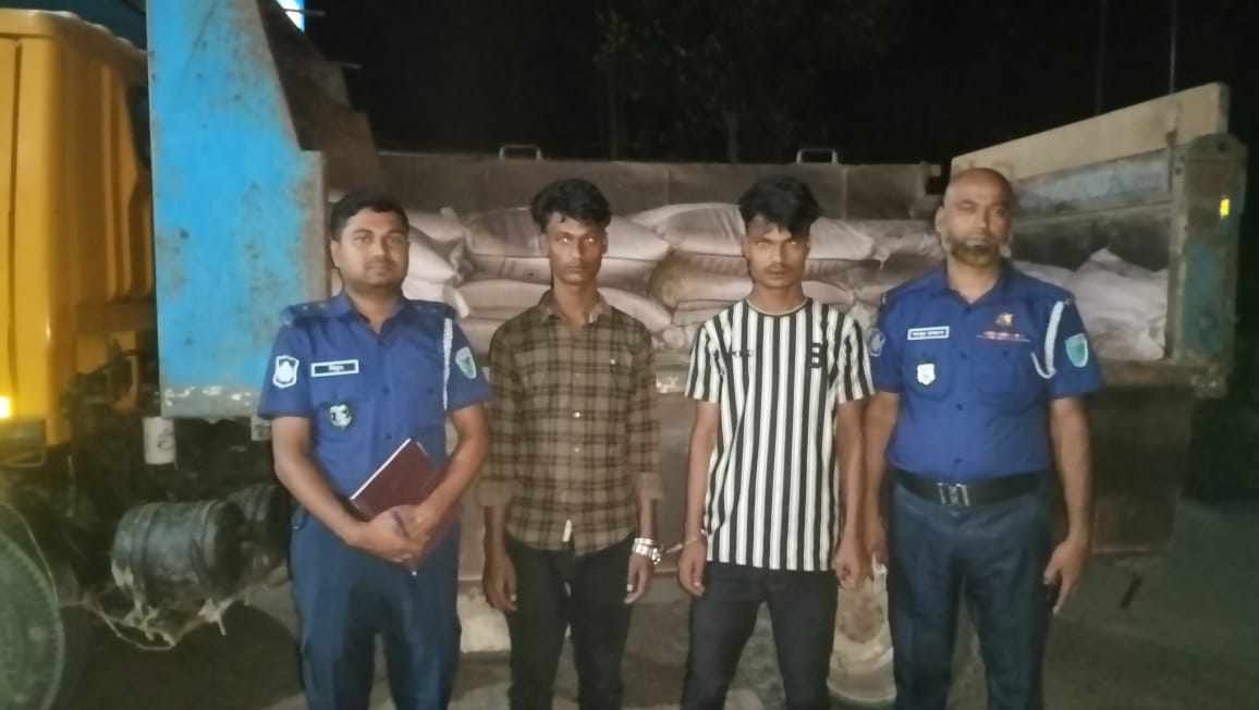 জৈন্তাপুরে ভারতীয় চিনি সহ দুইজন আটক