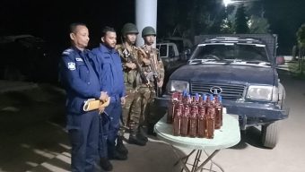 জৈন্তাপুরে সেনা বাহিনীর অভিযান বিপুল পরিমাণ মদসহ ডিআই ট্রাক আটক