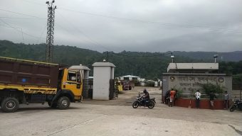 তামাবিল স্থল বন্দরে গাড়ী প্রতি ৪৫০ টাকা করে চাঁদা উত্তোলন- বন্দরে সাংবাদিক প্রবেশ করতে লাগবে রাসেলের অনুমতি