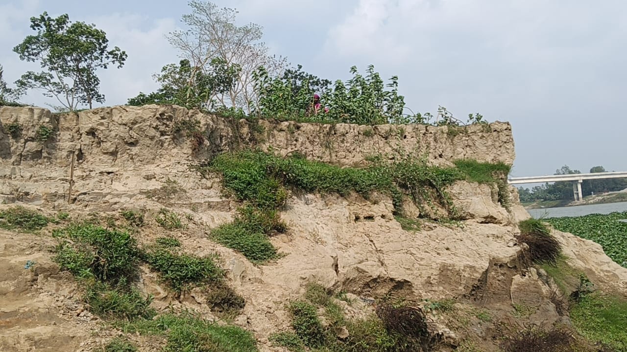 সুনামগঞ্জে নদী ভাঙ্গণের কবলে গ্রাম শাল্লাবাসী :