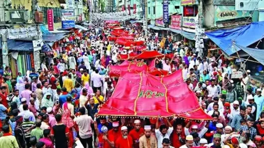 গিলাফ ছড়িয়ে শাহজালাল মাজারে ওরস শুরু