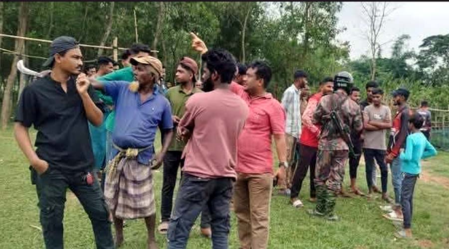 জাফলংয়ে খেলার মাঠ দখল করতে এসে স্থানীয়দের ধাওয়ায় পালালো ভারতীয় বিএসএফ