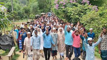 জৈন্তাপুরে মেঘালয় টি এস্টেটের ইজারা বাতিলের দাবিতে অবস্থান কর্মসূচি পালিত 