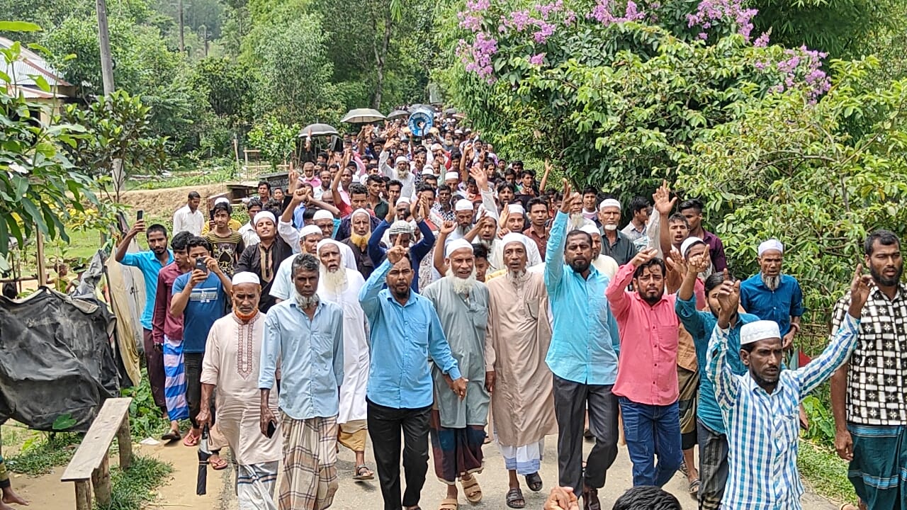 জৈন্তাপুরে মেঘালয় টি এস্টেটের ইজারা বাতিলের দাবিতে অবস্থান কর্মসূচি পালিত 