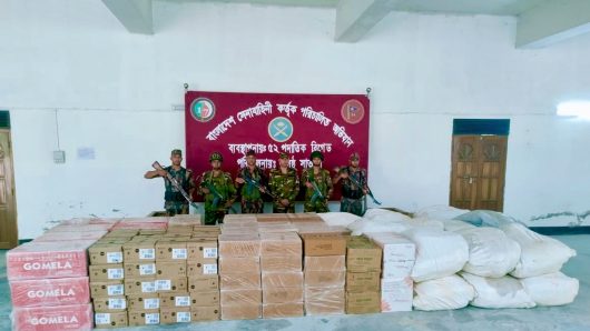 সেনাবাহিনীর অভিযানে যে এলাকায় আটক হল বিপুল পরিমাণ ভারতীয় পন্য