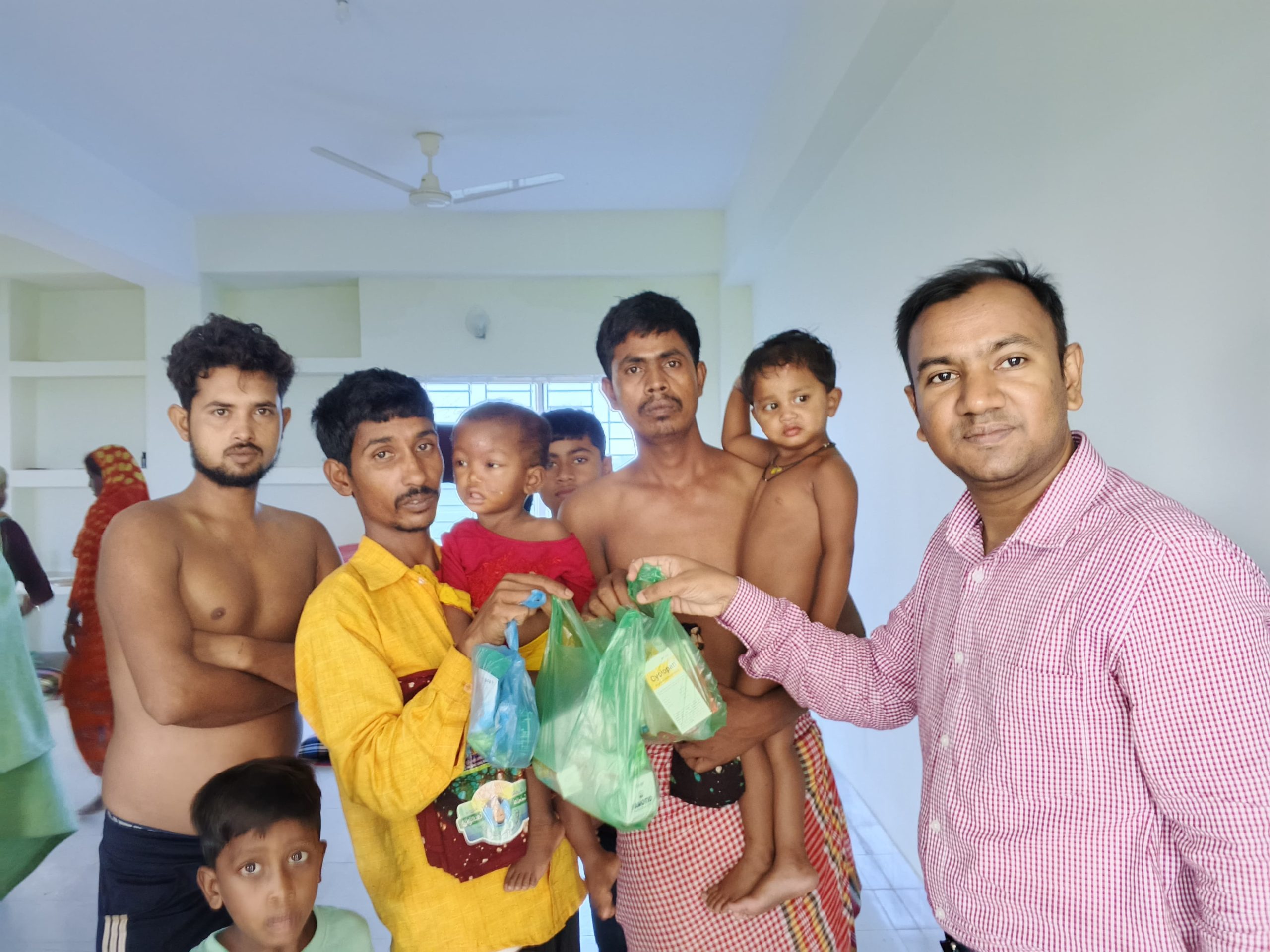 ছাতকের পুশ ইন করা ১৬ জনের মৌলিক চাহিদা পূরণে সক্রিয় ইউএনও