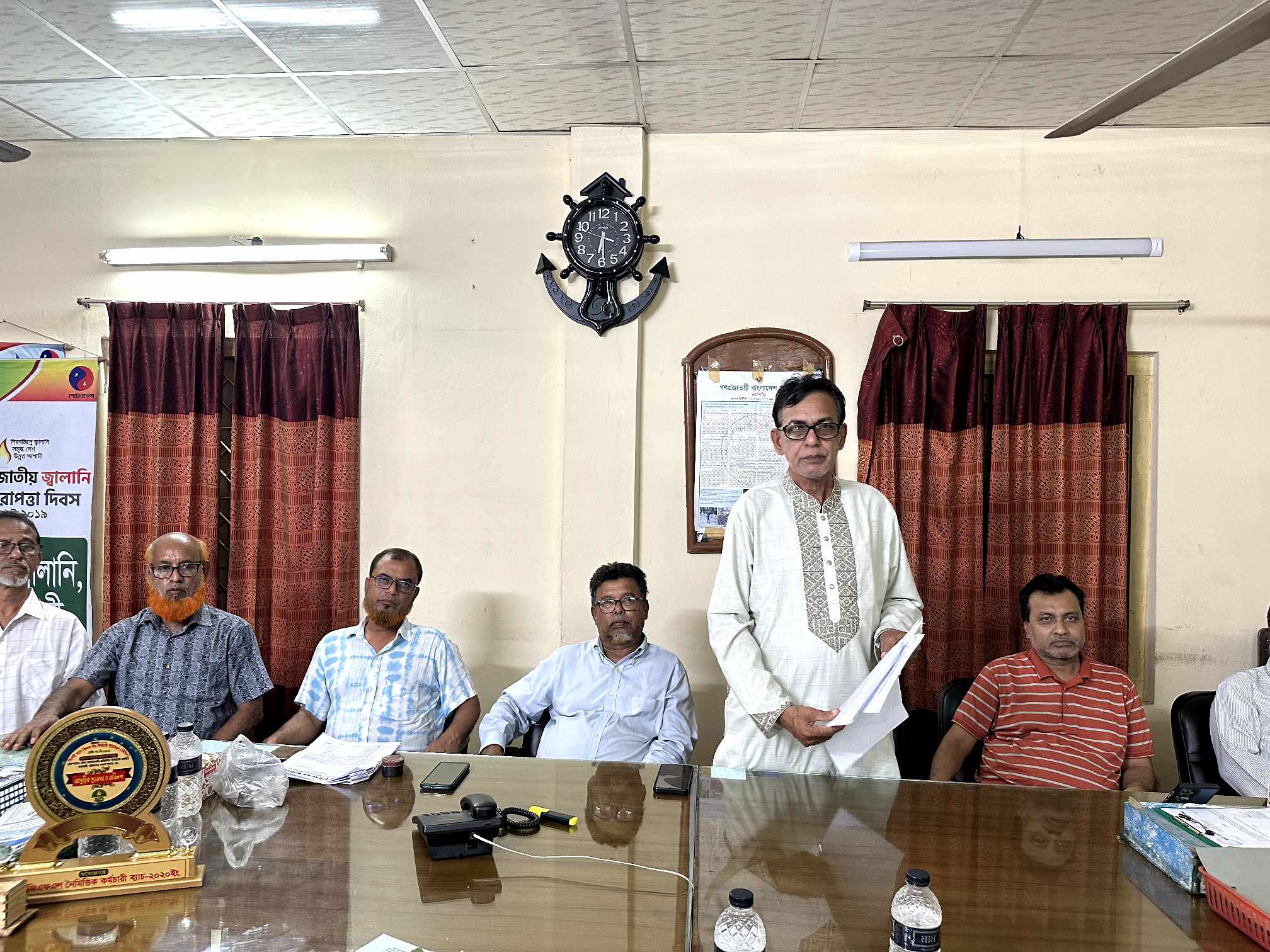 সিলেট গ্যাস ফিল্ড কর্মচারী ইউনিয়নের জরুরী সভায় প্রকাশিত সংবাদের ব্যাখ্যা ও প্রতিবাদ