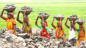 আজ মহান মে দিবস