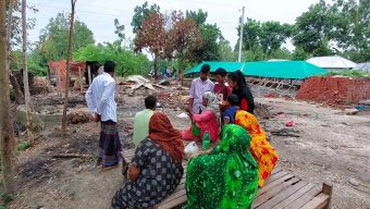 ভাঙ্গুড়ায় দুই সপ্তাহ ধরে খোলা আকাশের নিচে মানবেতর জীবন