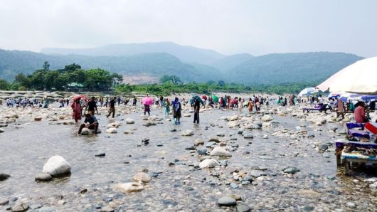 সাদাপাথরে গোসলে নেমে পর্যটকের মৃত্যু