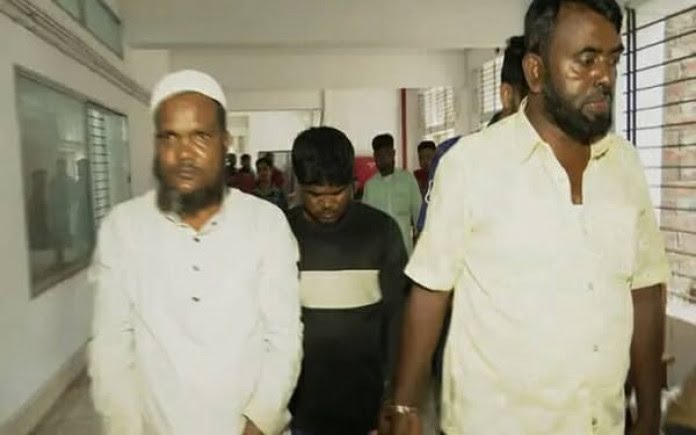 দুই উপদেষ্টার গাড়ি আটকে বিক্ষোভের ঘটনায় গ্রেফতার ৩