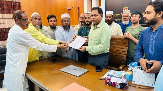 জকিগঞ্জে নদী ভাঙনের আসু সমাধানের দাবিতে স্মারকলিপি প্রদান