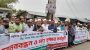 সালুটিকর-গোয়াইনঘাট রাস্তা সংস্কার কাজে ধীর গতি ও অনিয়মের প্রতিবাদে মানববন্ধন