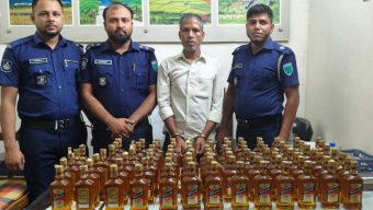 জৈন্তাপুরে ৮৯ বোতল মদ সহ ১জনকে আটক করেছে পুলিশ 