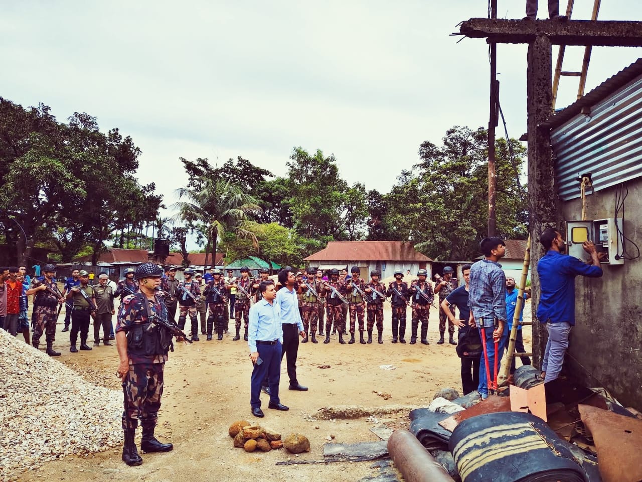 জাফলংয়ে অভিযানে ৬৭ টি ক্রাশার মিলের বিদ্যুৎ সংযোগ বিচ্ছিন্ন