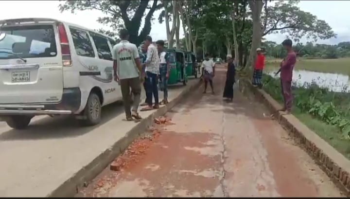 সালুটিকর গোয়াইনঘাট রাস্তার বেহাল দশায়:মুখ ফিরিয়ে নিচ্ছে পর্যটকরা সংশ্লিষ্ট ব্যবসায় ধস
