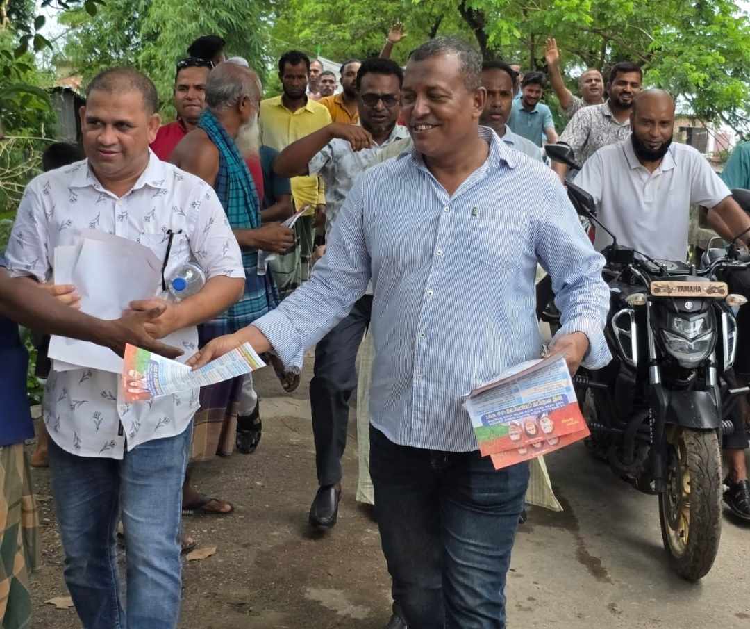 সুনামগঞ্জে এড.নুরুলের নেতৃত্বে লিফলেট বিতরণ