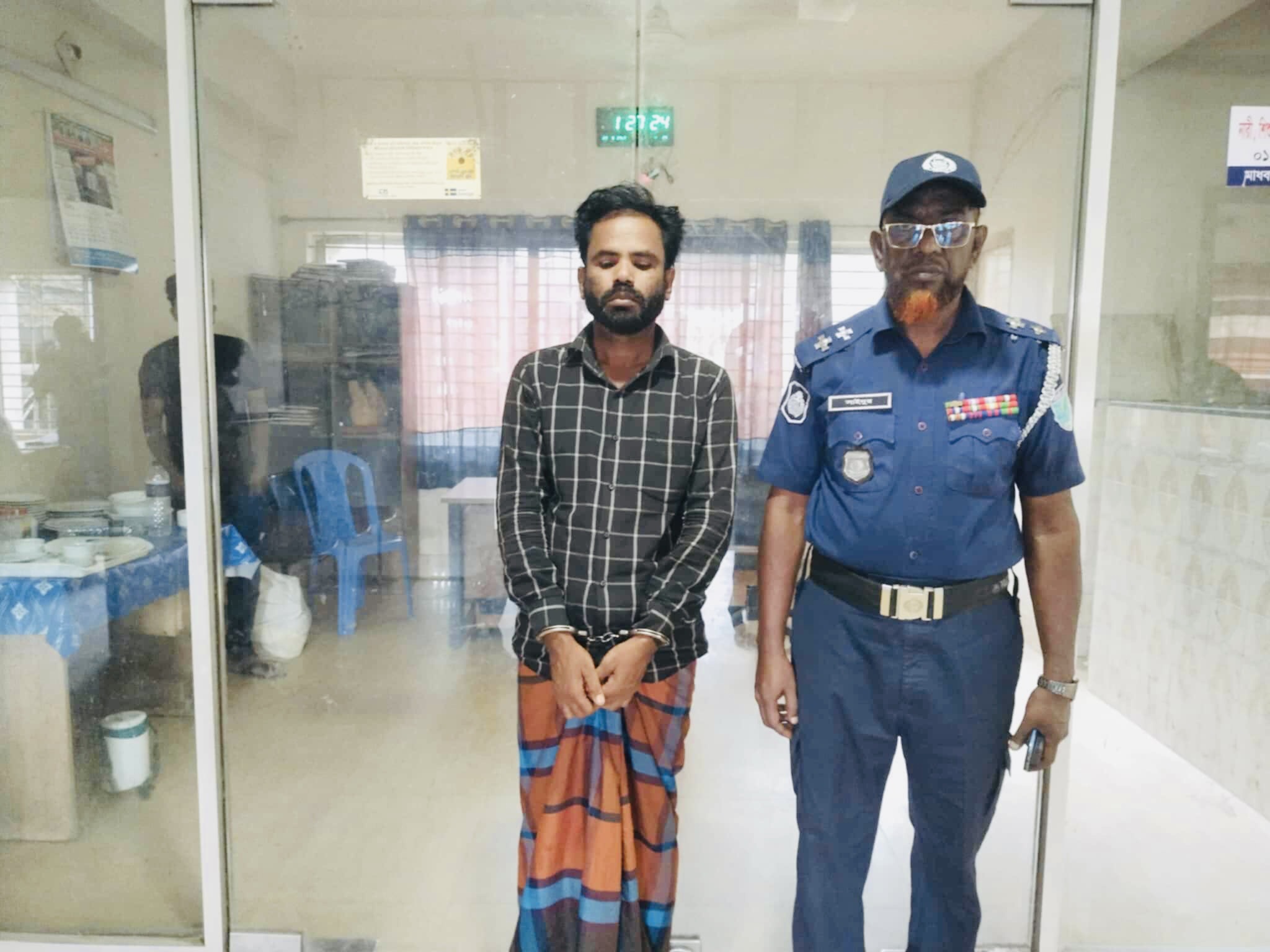 মাধবপুরে হ ত্যা ও ডা কা তি মামলার আসামি গ্রেফতার