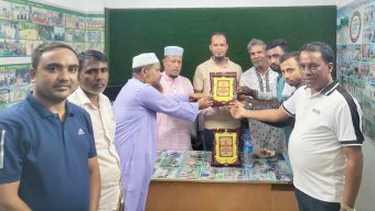 জৈন্তাপুরে প্রবাসীদের সম্মানে চিকনাগুল প্রবাসী গ্রুপের তিন’ প্রবাসী’কে সম্মাননা স্মারক প্রদান