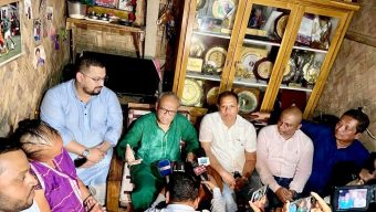 গোল্ডেন গার্ল’ খ্যাত ফুটবলার ঋতুপর্ণা চাকমার ক্যান্সার আক্রান্ত মায়ের পাশে তারেক রহমান