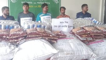 ছাতকে সেনাবাহিনীর অভিযানে ভারতীয় চোরাই পণ্যসহ ৩ জন আটক