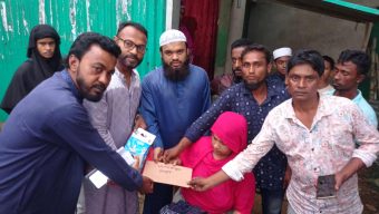মধ্যনগরে বাকাতলায় ফেলে যাওয়া নবজাতক শিশুর পাশে মধ্যনগর উপজেলা প্রেসক্লাব