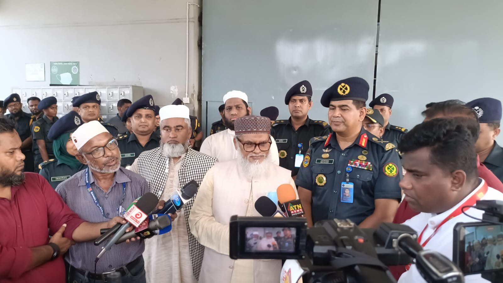 জেলখানায় বন্দিদের স্বাভাবিক জীবনে ফিরে যাওয়ার ব্যবস্থা রাখতে হবে—ধর্ম উপদেষ্টা 