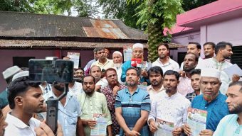জৈন্তাপুরে: ৩১ দফা বাস্তবায়নে উপজেলা সদরে বিএনপির লিফলেট বিতরণ