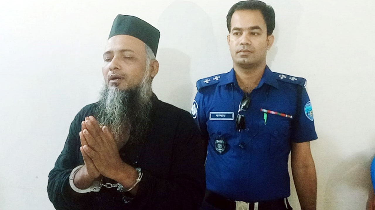 চাঁদপুরে মসজিদের খতিবকে হত্যাচেষ্টা, অভিযুক্ত আটক