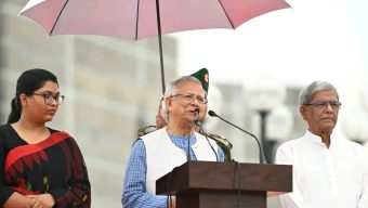 জুলাই ঘোষণাপত্র পাঠ করছেন প্রধান উপদেষ্টা