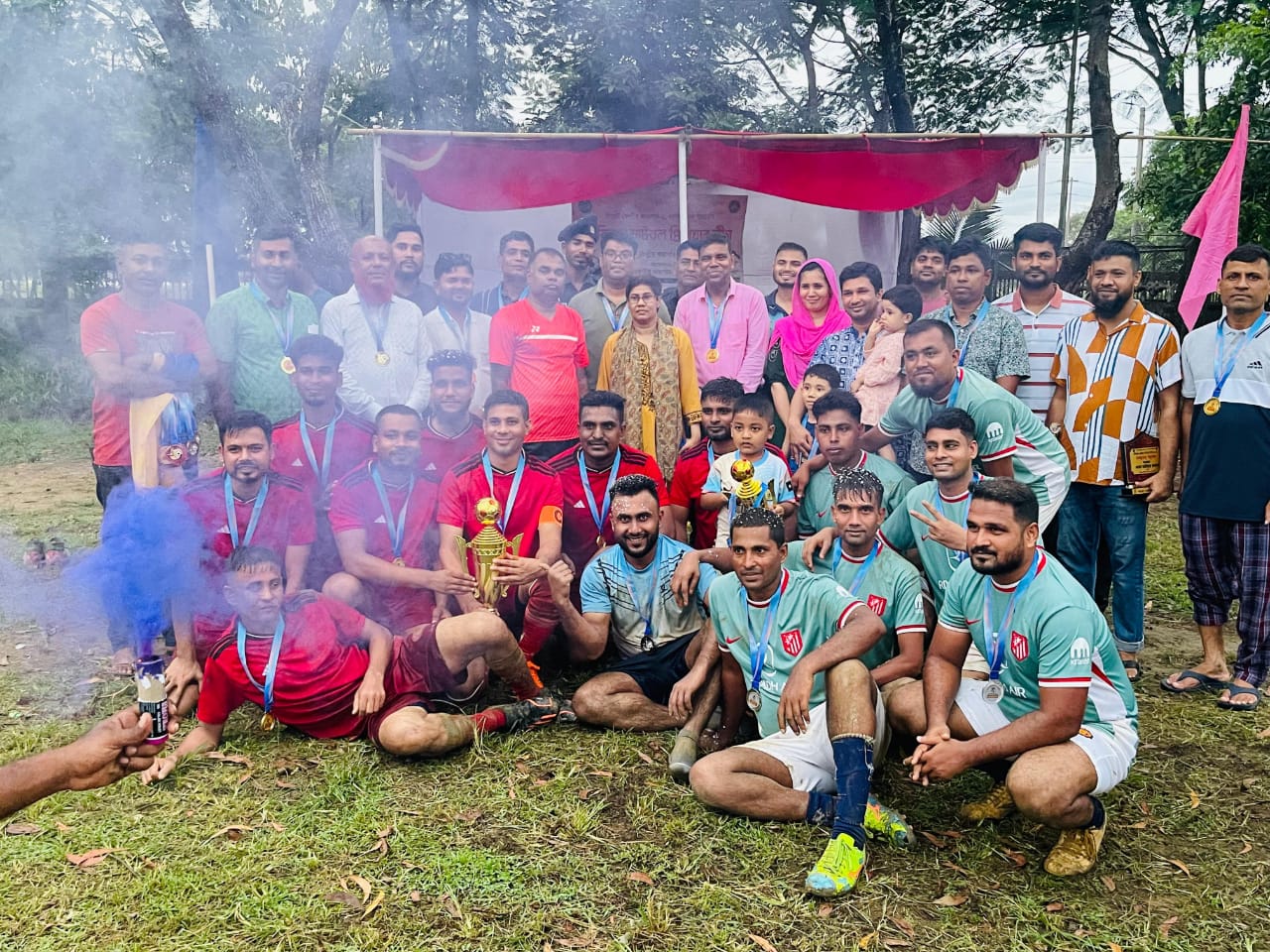 সিলেটে কারা ব্যবস্থাপনার আয়োজনে মিনিবার প্রিমিয়ার ফুটবল লিগের পুরস্কার বিতরণী