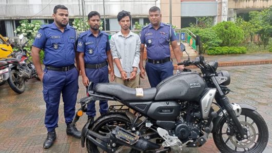 বড়লেখায় বসতঘরে চুরির ঘটনায় গ্রেফতার-১