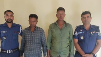 নৌ-পুলিশের অভিযানে চোরাই পাথরসহ আটক ২