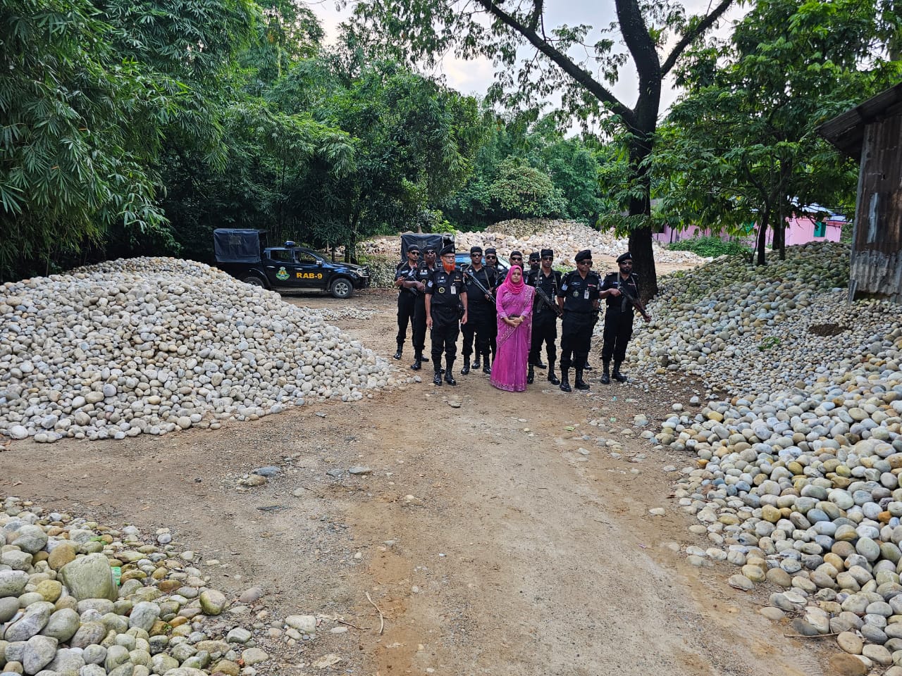 জাফলং কোয়ারি থেকে লুট হওয়া ৭ হাজার ঘনফুট পাথর উদ্ধার