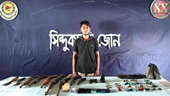 খাগড়াছড়িতে সেনা অভিযানে অস্ত্র-গোলাবারুদ সহ আটক-১